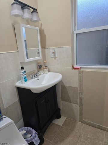 334 Spencer St, Elizabeth City, NJ 07202