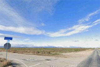 11000 Avenue J, Lancaster, CA 93535