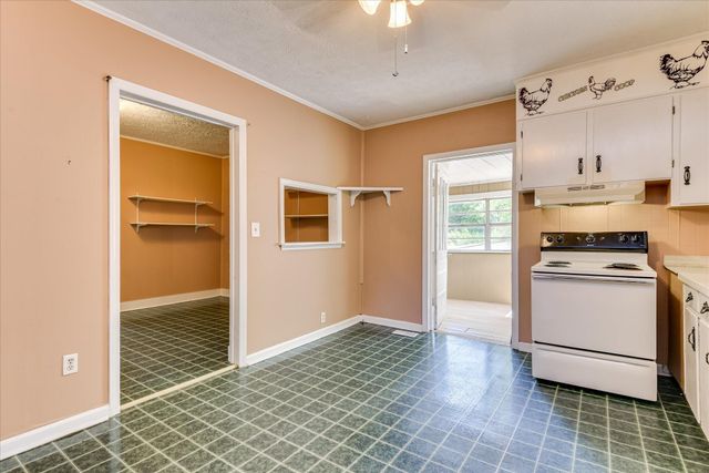 261 Myrtle Street, Gloverville, SC 29828