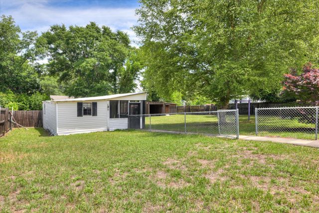 261 Myrtle Street, Gloverville, SC 29828