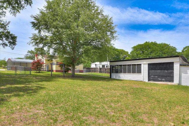 261 Myrtle Street, Gloverville, SC 29828