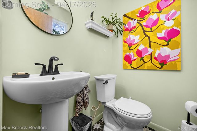 27916 Walker Avenue, Warren, MI 48092