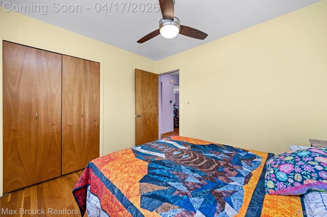 27916 Walker Avenue, Warren, MI 48092