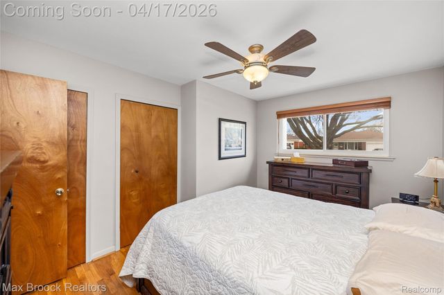 27916 Walker Avenue, Warren, MI 48092