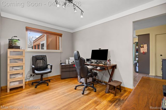 27916 Walker Avenue, Warren, MI 48092