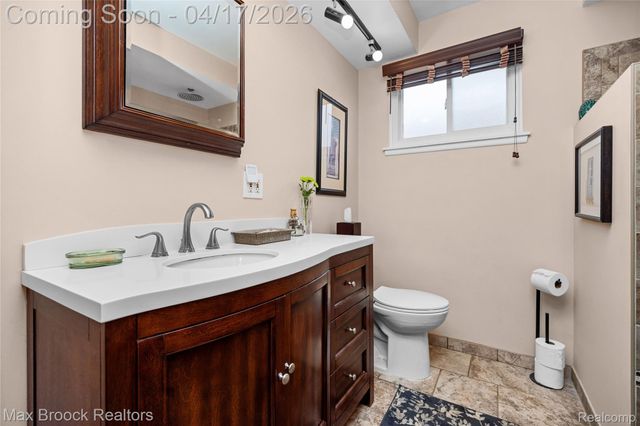 27916 Walker Avenue, Warren, MI 48092