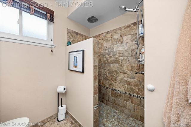 27916 Walker Avenue, Warren, MI 48092