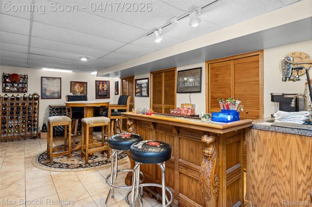 27916 Walker Avenue, Warren, MI 48092