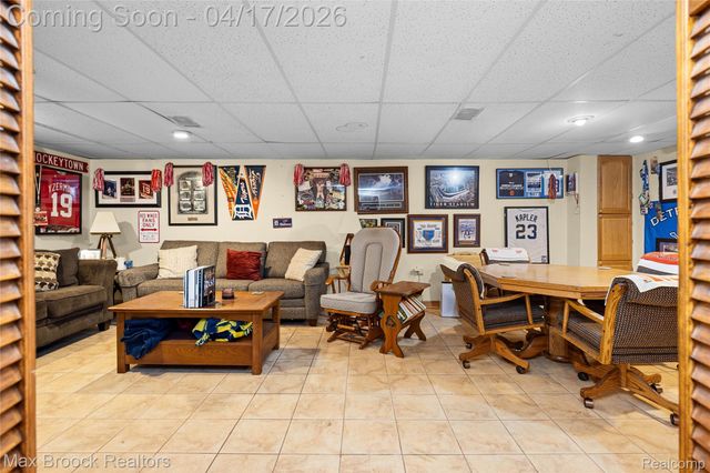 27916 Walker Avenue, Warren, MI 48092