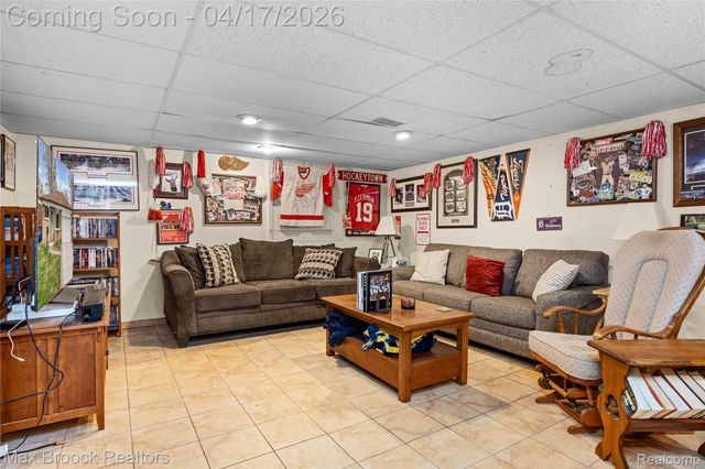 27916 Walker Avenue, Warren, MI 48092