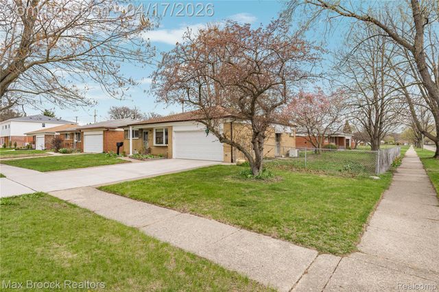 27916 Walker Avenue, Warren, MI 48092