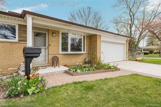 27916 Walker Avenue, Warren, MI 48092