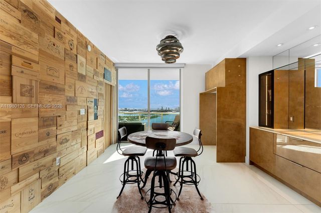 900 Biscayne Blvd 4202, Miami, FL 33132