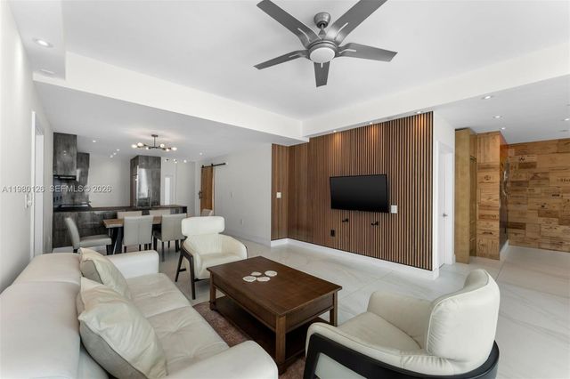 900 Biscayne Blvd 4202, Miami, FL 33132