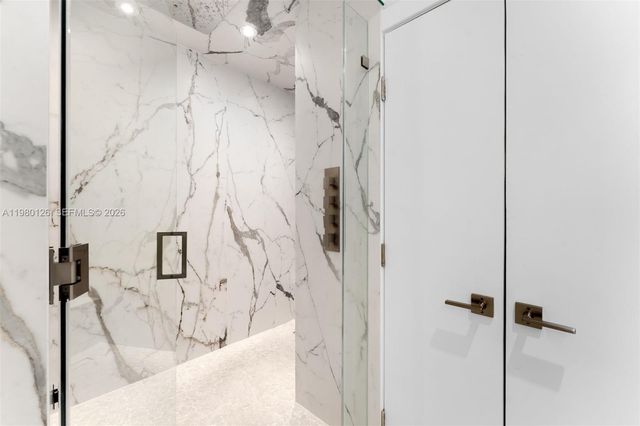 900 Biscayne Blvd 4202, Miami, FL 33132