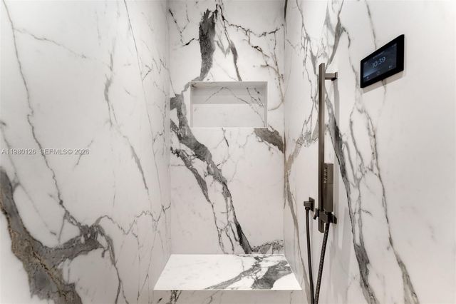 900 Biscayne Blvd 4202, Miami, FL 33132