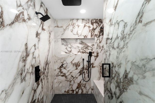 900 Biscayne Blvd 4202, Miami, FL 33132