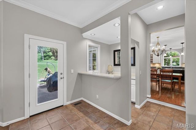 1059 Greystone Manor Parkway, Chesterfield, MO 63005
