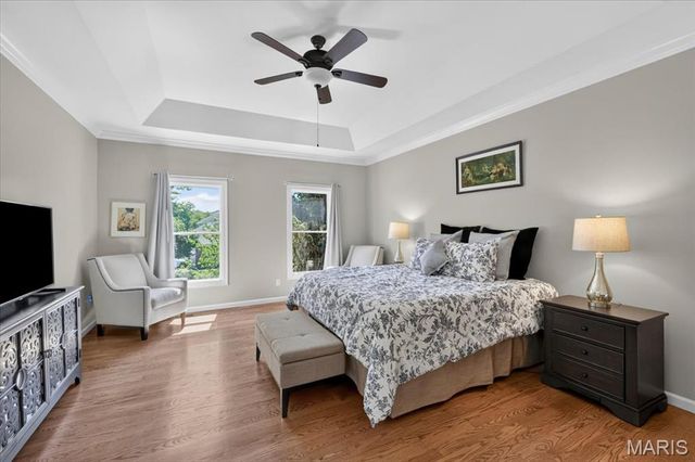 1059 Greystone Manor Parkway, Chesterfield, MO 63005