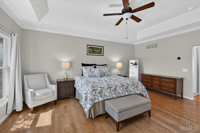 1059 Greystone Manor Parkway, Chesterfield, MO 63005