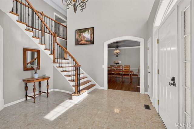 1059 Greystone Manor Parkway, Chesterfield, MO 63005