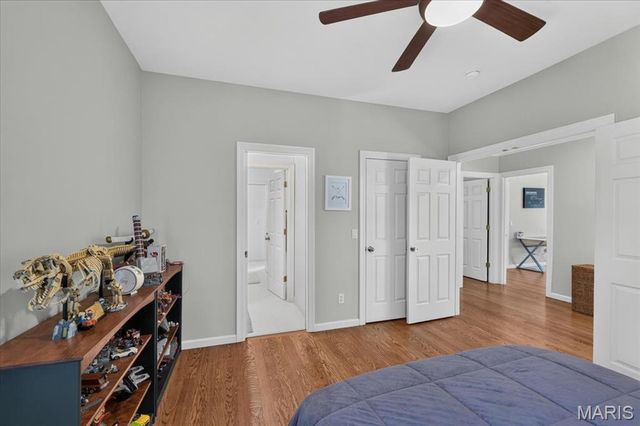 1059 Greystone Manor Parkway, Chesterfield, MO 63005