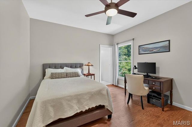 1059 Greystone Manor Parkway, Chesterfield, MO 63005