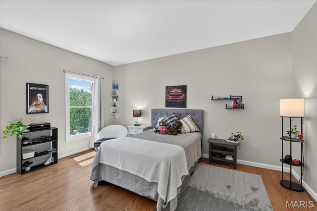 1059 Greystone Manor Parkway, Chesterfield, MO 63005