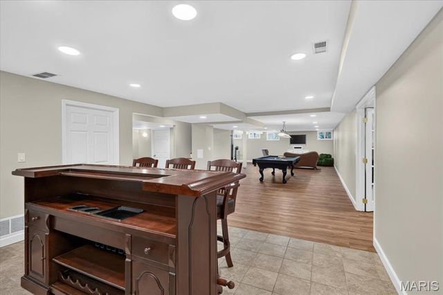 1059 Greystone Manor Parkway, Chesterfield, MO 63005
