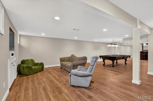 1059 Greystone Manor Parkway, Chesterfield, MO 63005