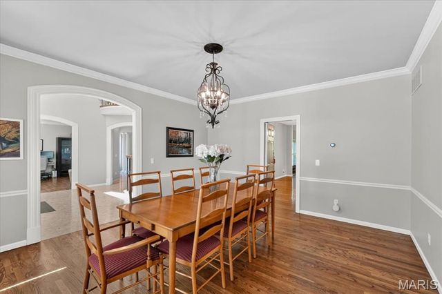 1059 Greystone Manor Parkway, Chesterfield, MO 63005