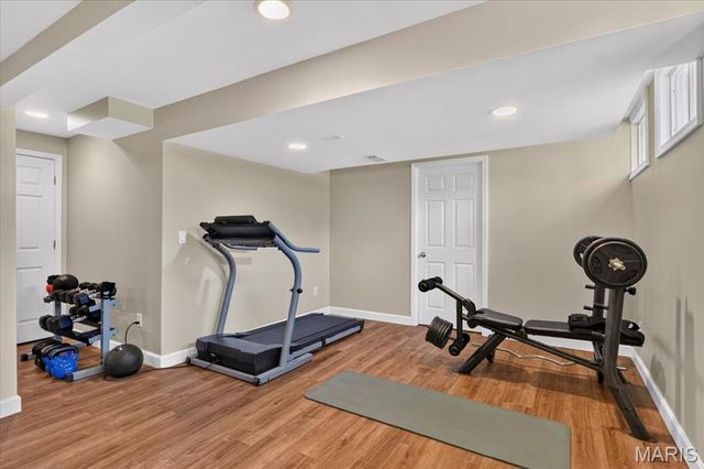 1059 Greystone Manor Parkway, Chesterfield, MO 63005