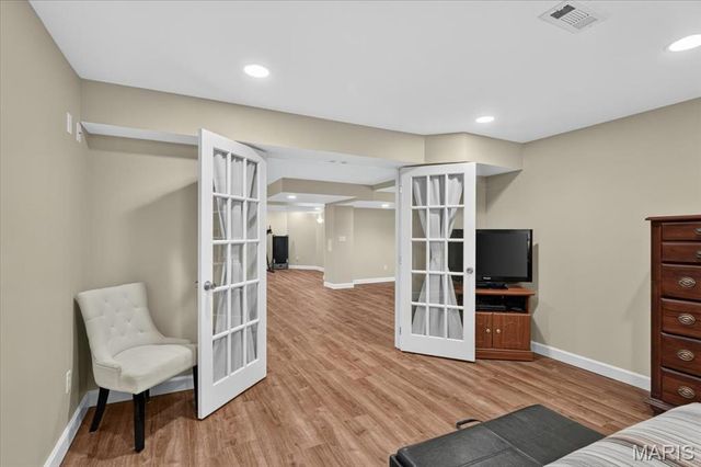 1059 Greystone Manor Parkway, Chesterfield, MO 63005