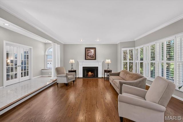 1059 Greystone Manor Parkway, Chesterfield, MO 63005