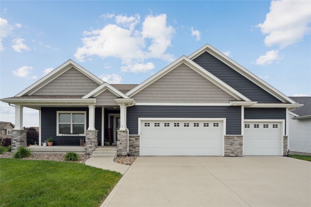 209 Shiloh Rose Parkway NW, Bondurant, IA 50035