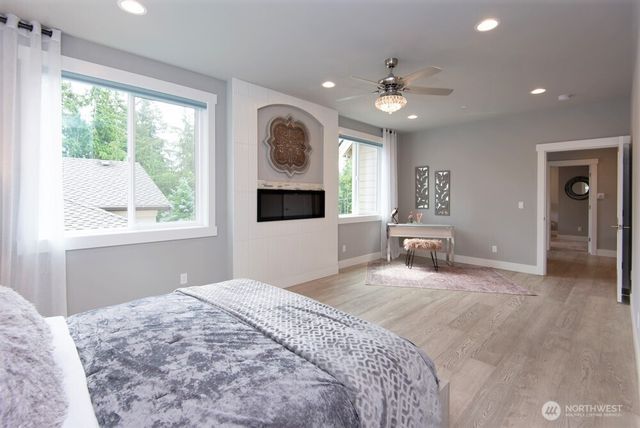 1808 104th Avenue SE, Bellevue, WA 98004