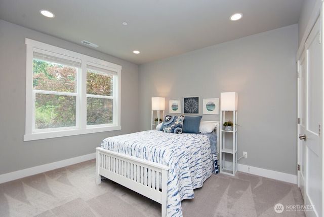 1808 104th Avenue SE, Bellevue, WA 98004