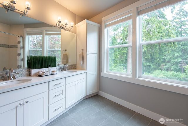 1808 104th Avenue SE, Bellevue, WA 98004