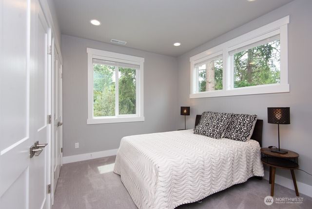 1808 104th Avenue SE, Bellevue, WA 98004