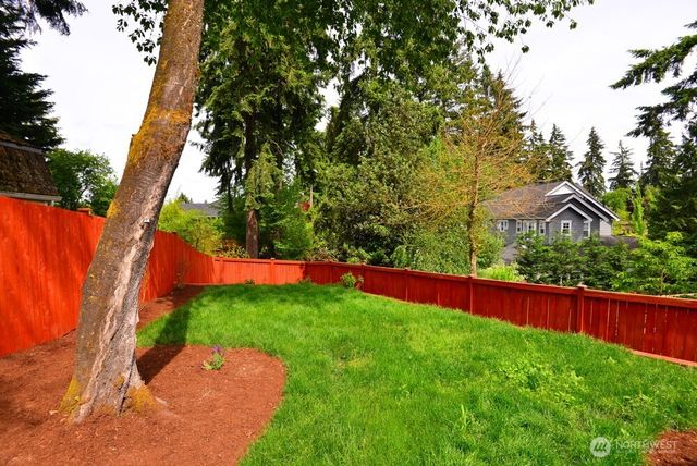1808 104th Avenue SE, Bellevue, WA 98004