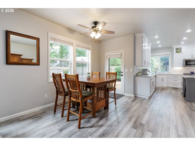 4802 LAKEVIEW Blvd, Lake Oswego, OR 97035