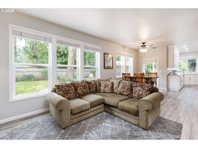4802 LAKEVIEW Blvd, Lake Oswego, OR 97035