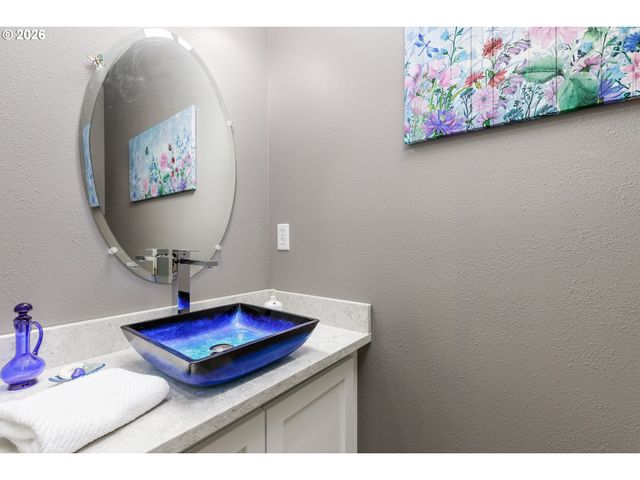 4802 LAKEVIEW Blvd, Lake Oswego, OR 97035