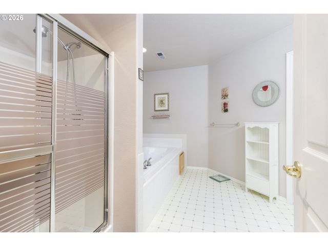 4802 LAKEVIEW Blvd, Lake Oswego, OR 97035