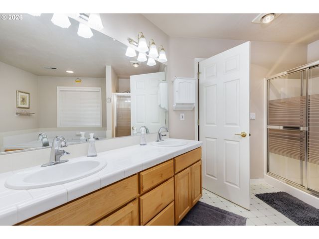 4802 LAKEVIEW Blvd, Lake Oswego, OR 97035