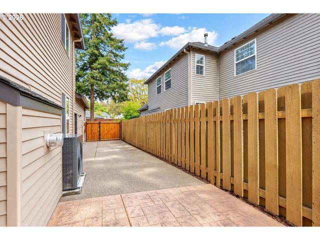 4802 LAKEVIEW Blvd, Lake Oswego, OR 97035