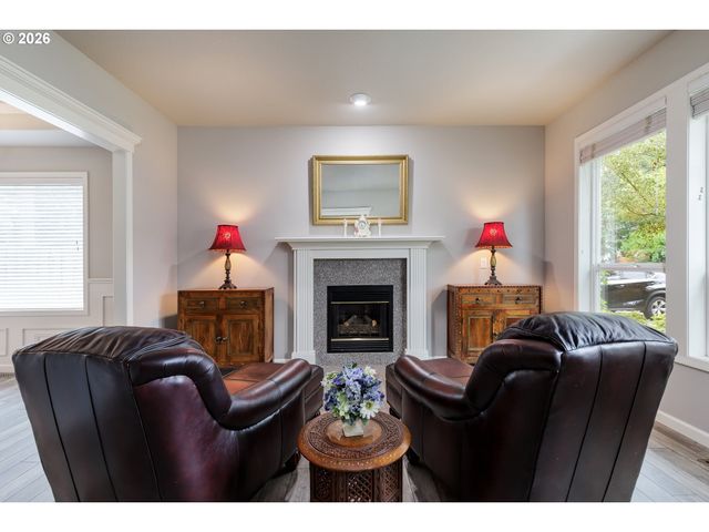 4802 LAKEVIEW Blvd, Lake Oswego, OR 97035