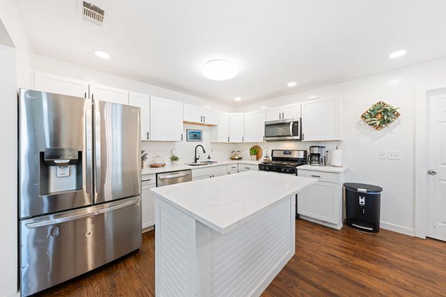 2114 Engle Avenue, Dallas, TX 75224