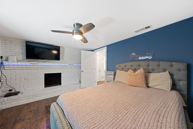 2114 Engle Avenue, Dallas, TX 75224