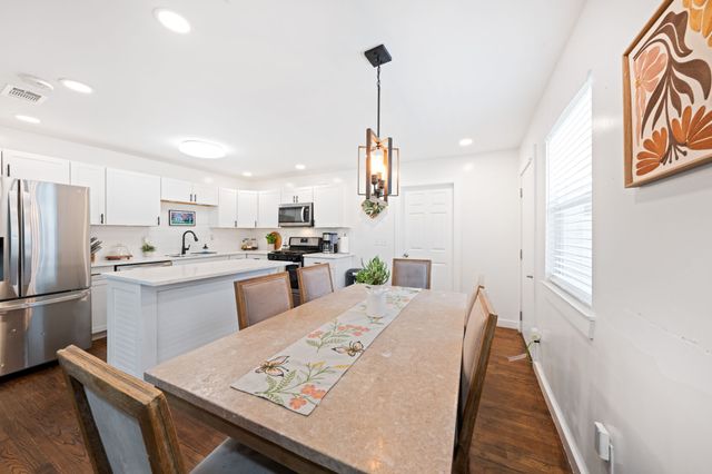 2114 Engle Avenue, Dallas, TX 75224